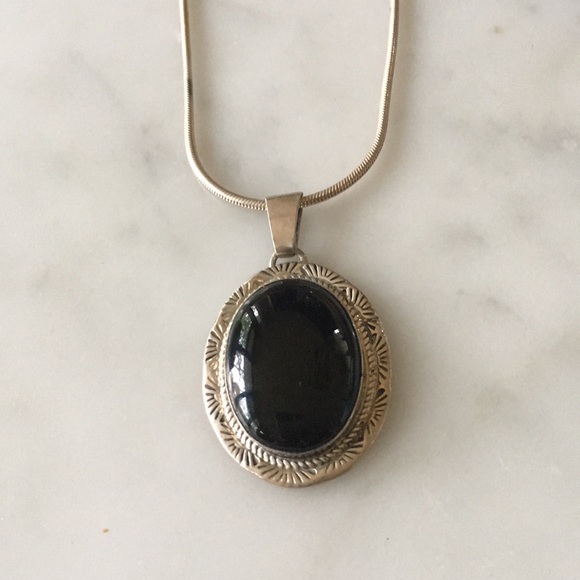 SOLD Vintage Navajo Native American Onyx Pendant - Picture 3 of 9